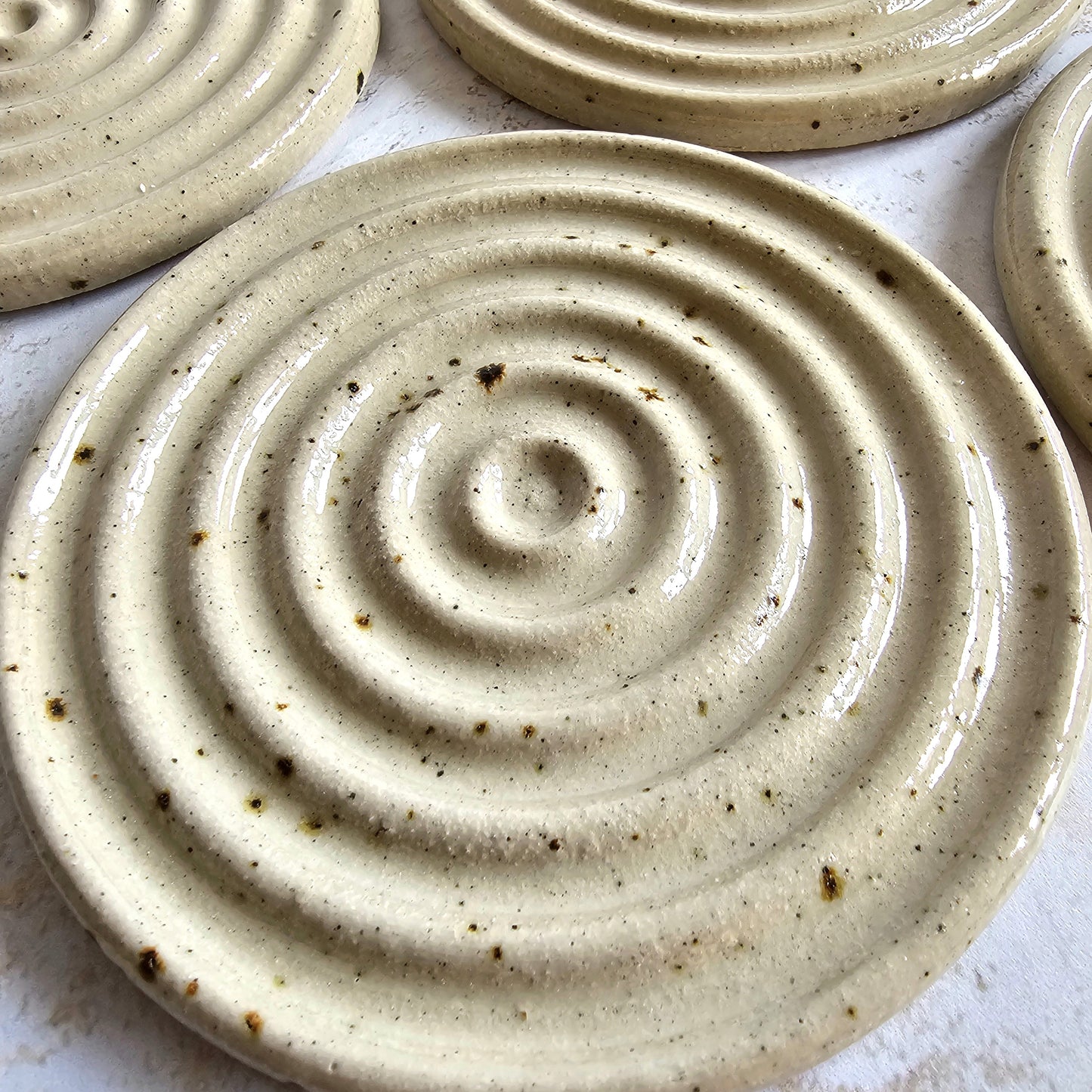 stoneware soap dish, water drainage, round dish for soap